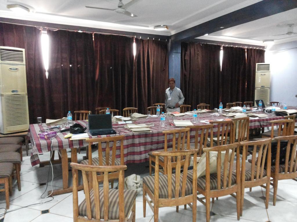 Hotel Saurab Ντεχραντούν Εξωτερικό φωτογραφία