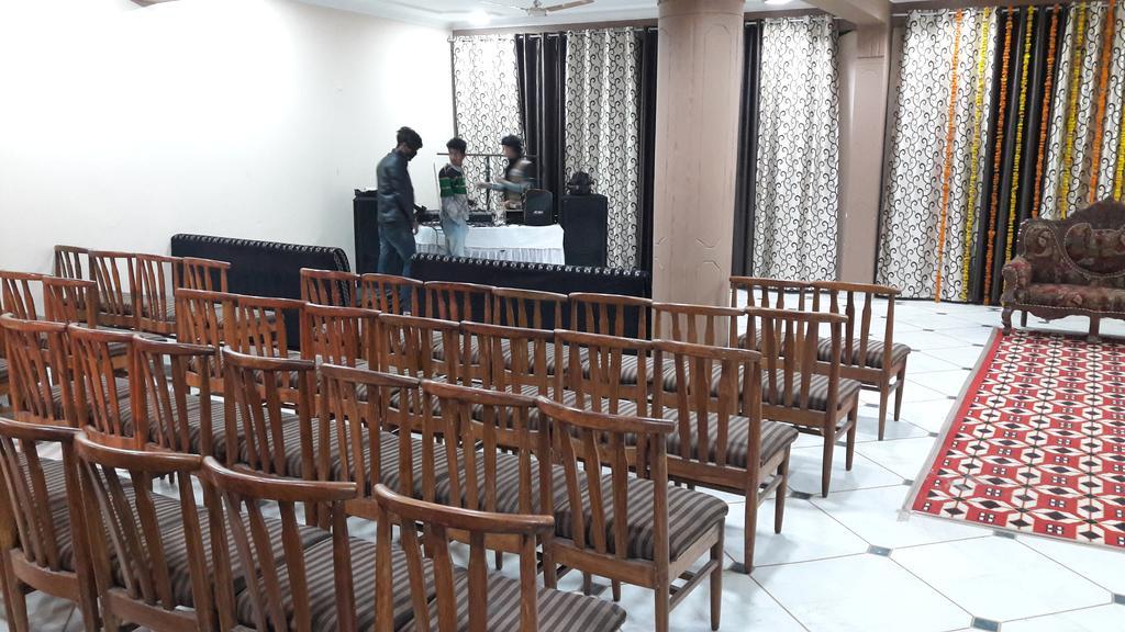 Hotel Saurab Ντεχραντούν Εξωτερικό φωτογραφία