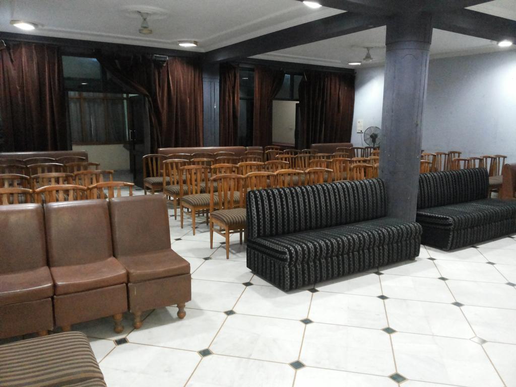 Hotel Saurab Ντεχραντούν Εξωτερικό φωτογραφία